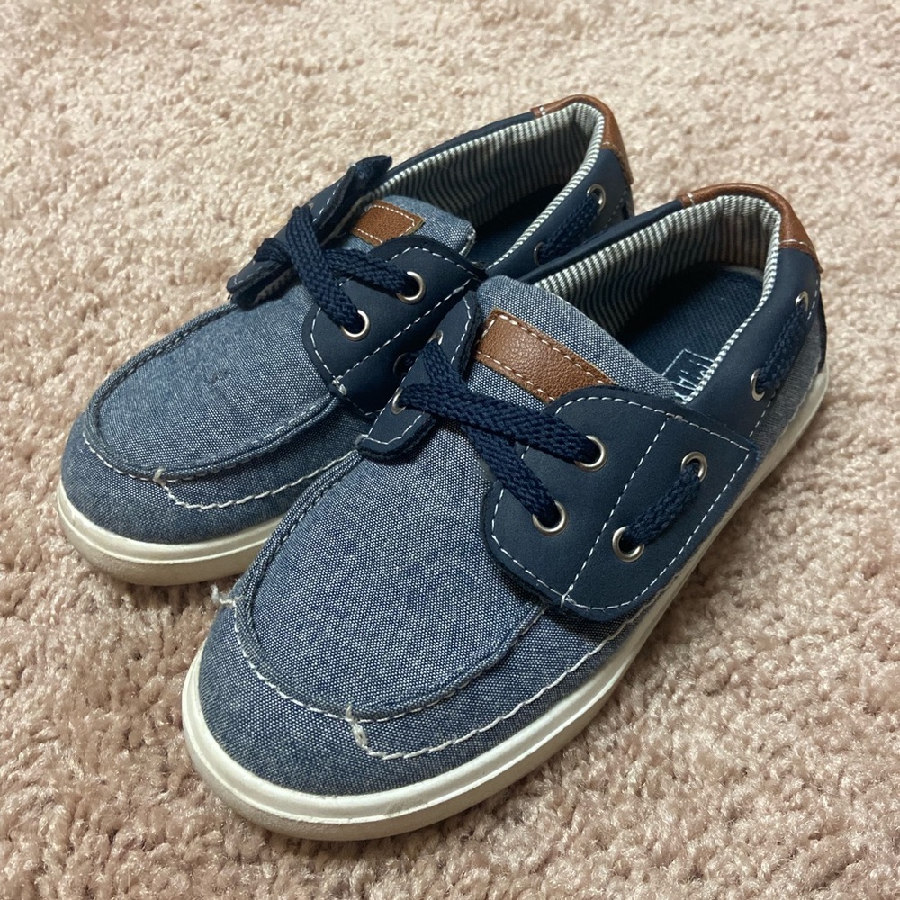 Boys boat shoes